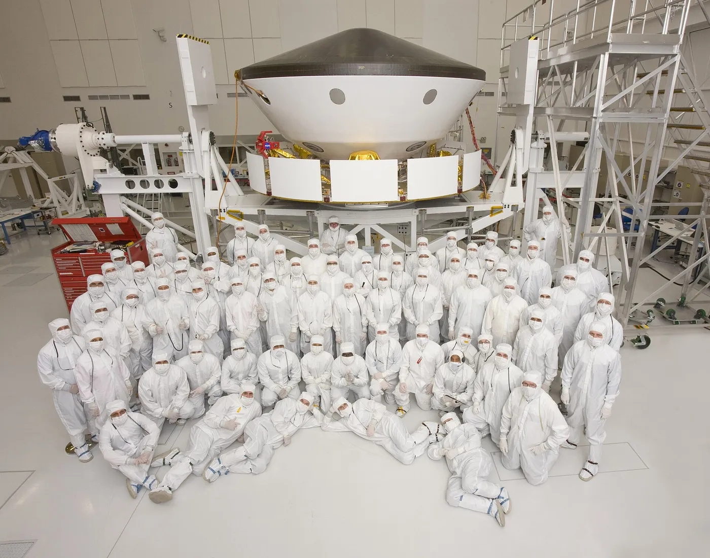 Curiosity under construction with the JPL assembly team
