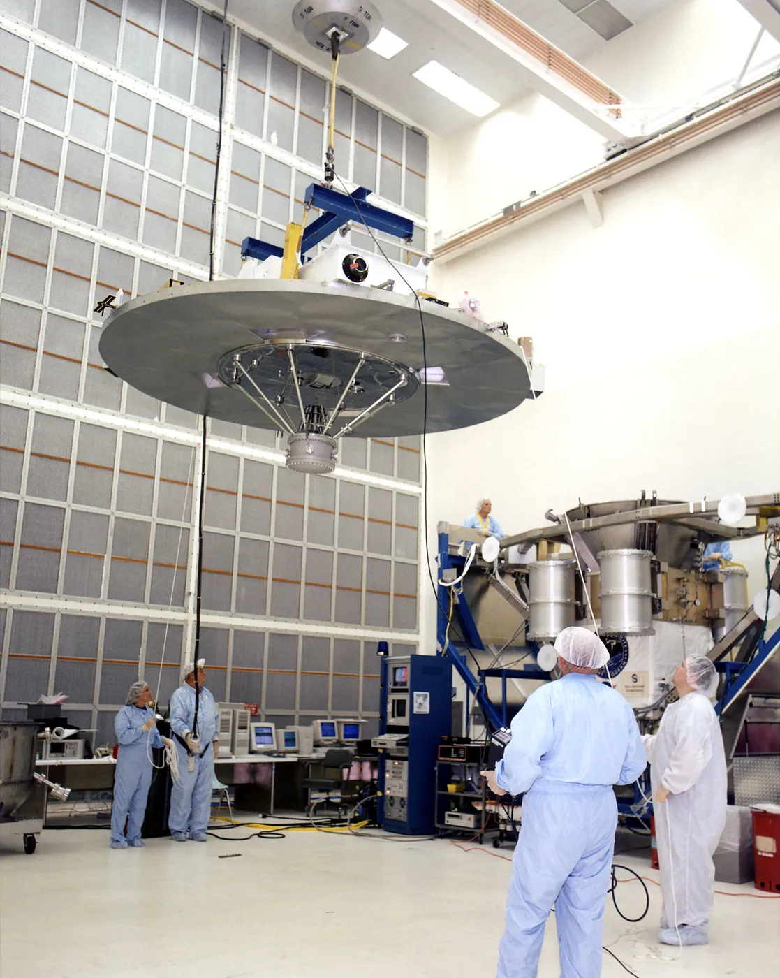 Wake Shield Facility in Hangar AE prior to STS 80