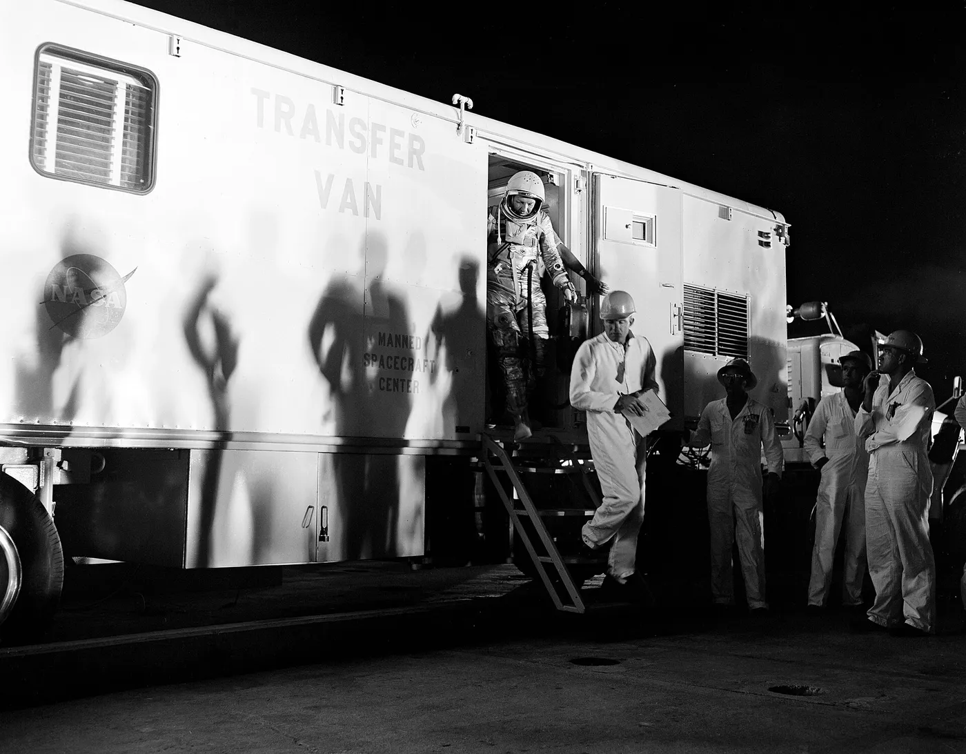Schirra leaving van for MA 8 mission