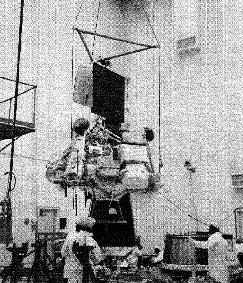 Surveyor V mating to adaptor in ESF (Explosive Safe Facility)