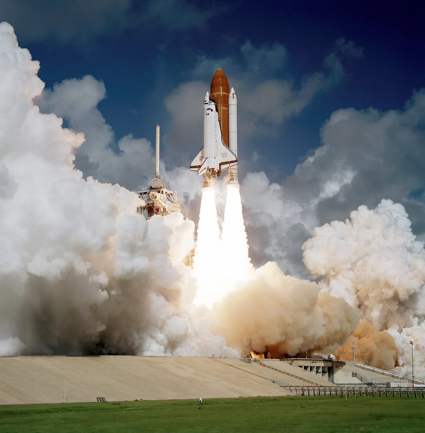STS51J First Flight of Atlantis