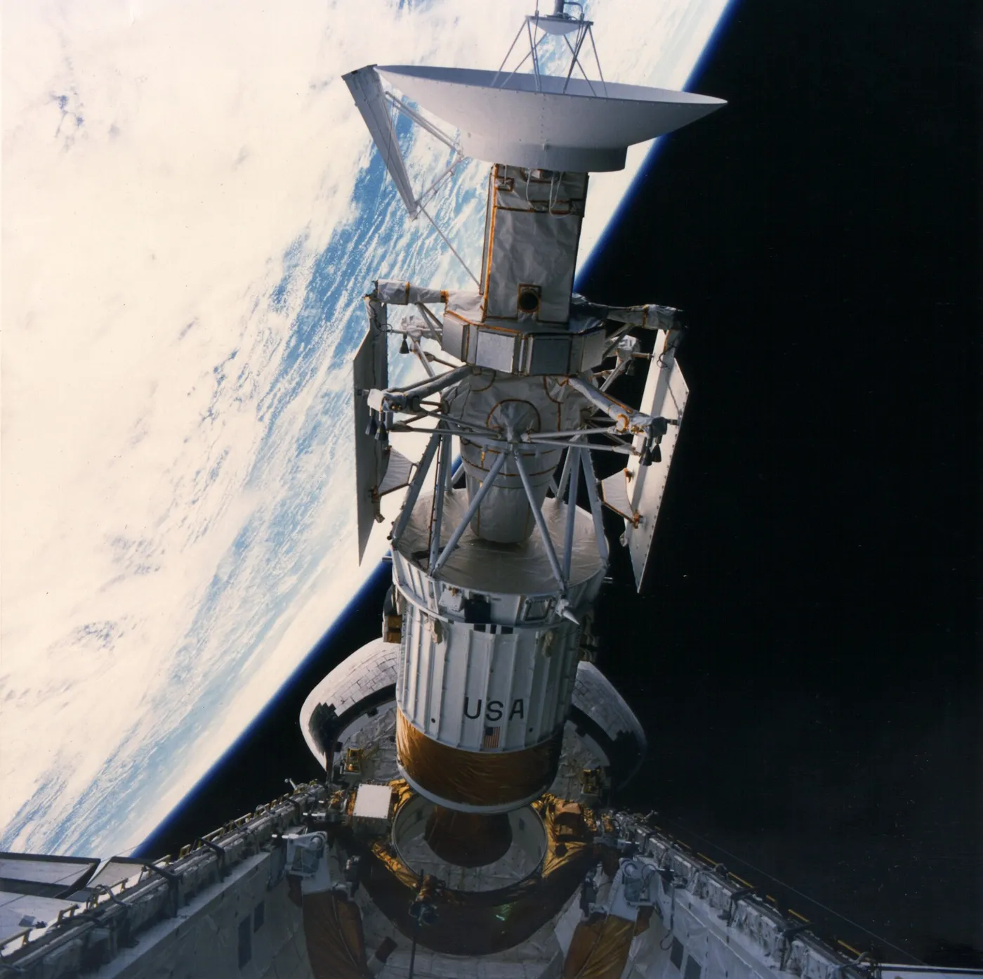 Magellan being deployed with IUS stage during the STS 30 (Atlantis) flight.