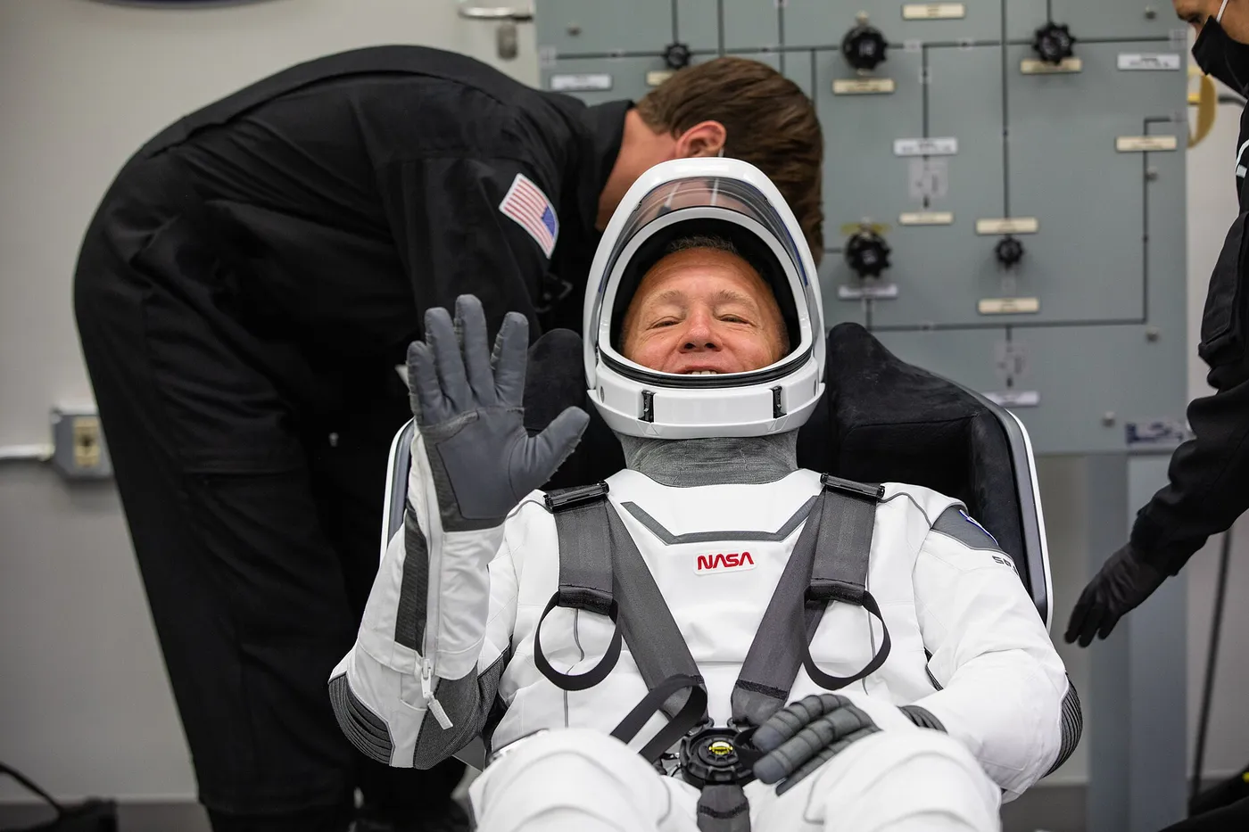 Douglas Hurley suiting up