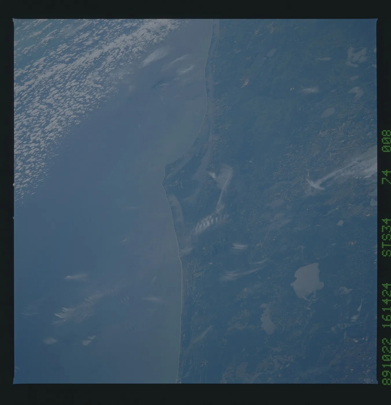 S34 74 008 STS 34 earth observations DPLA 7fb6ef7d4cf9481d9d910a138087b6a9