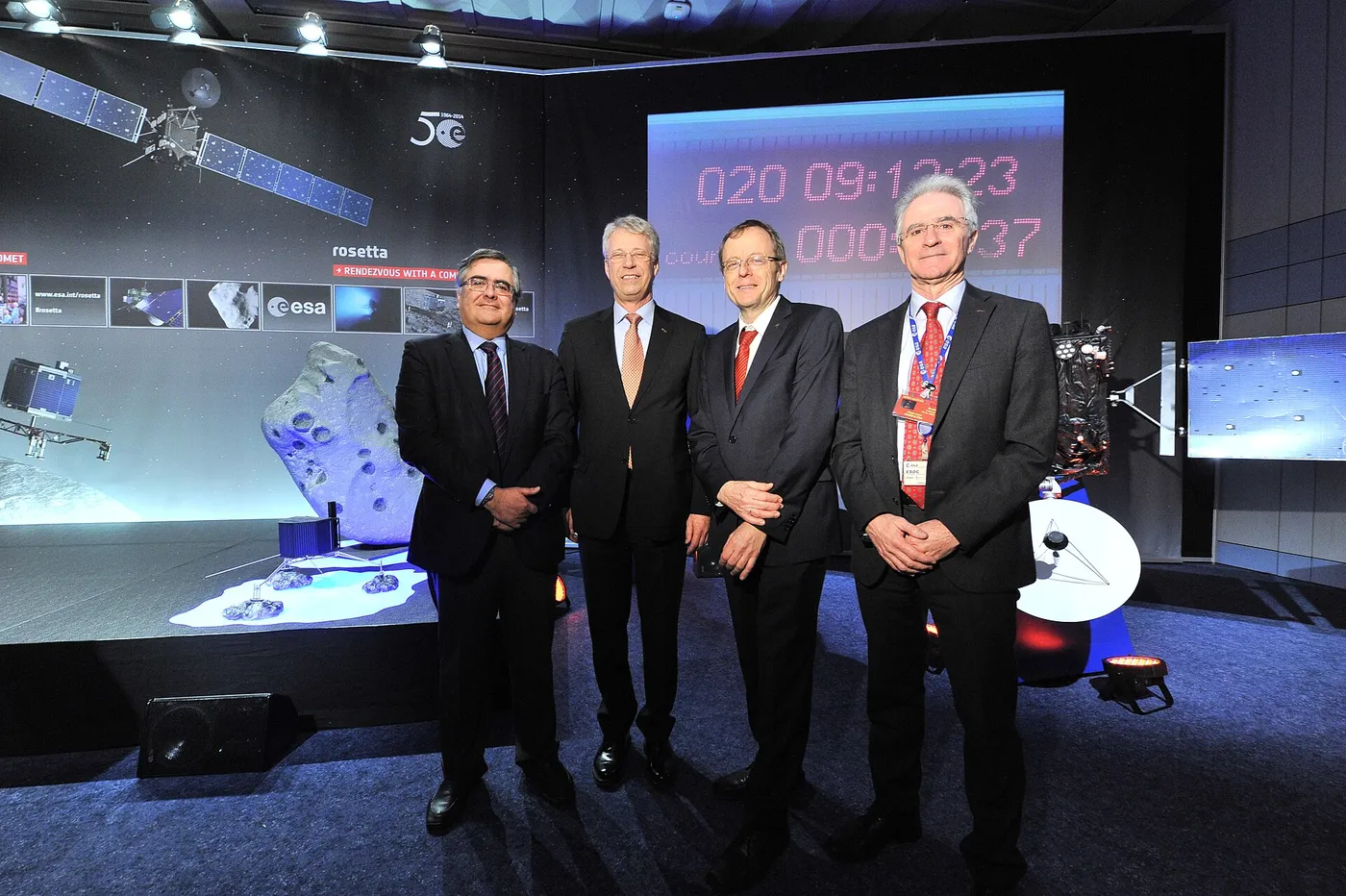 Mission team at ESOC awaiting reactivation