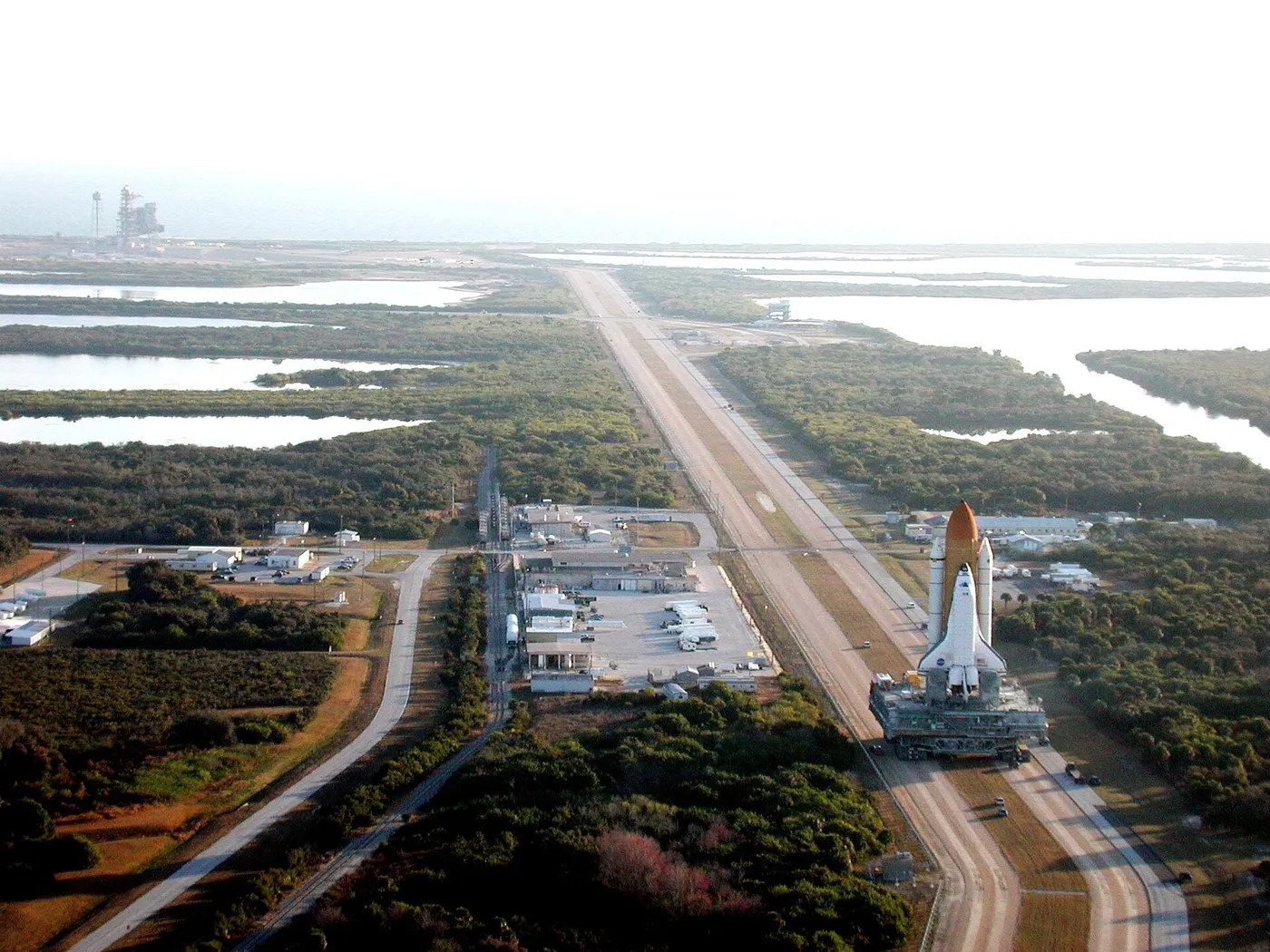 STS 98 Atlantis on the crawler