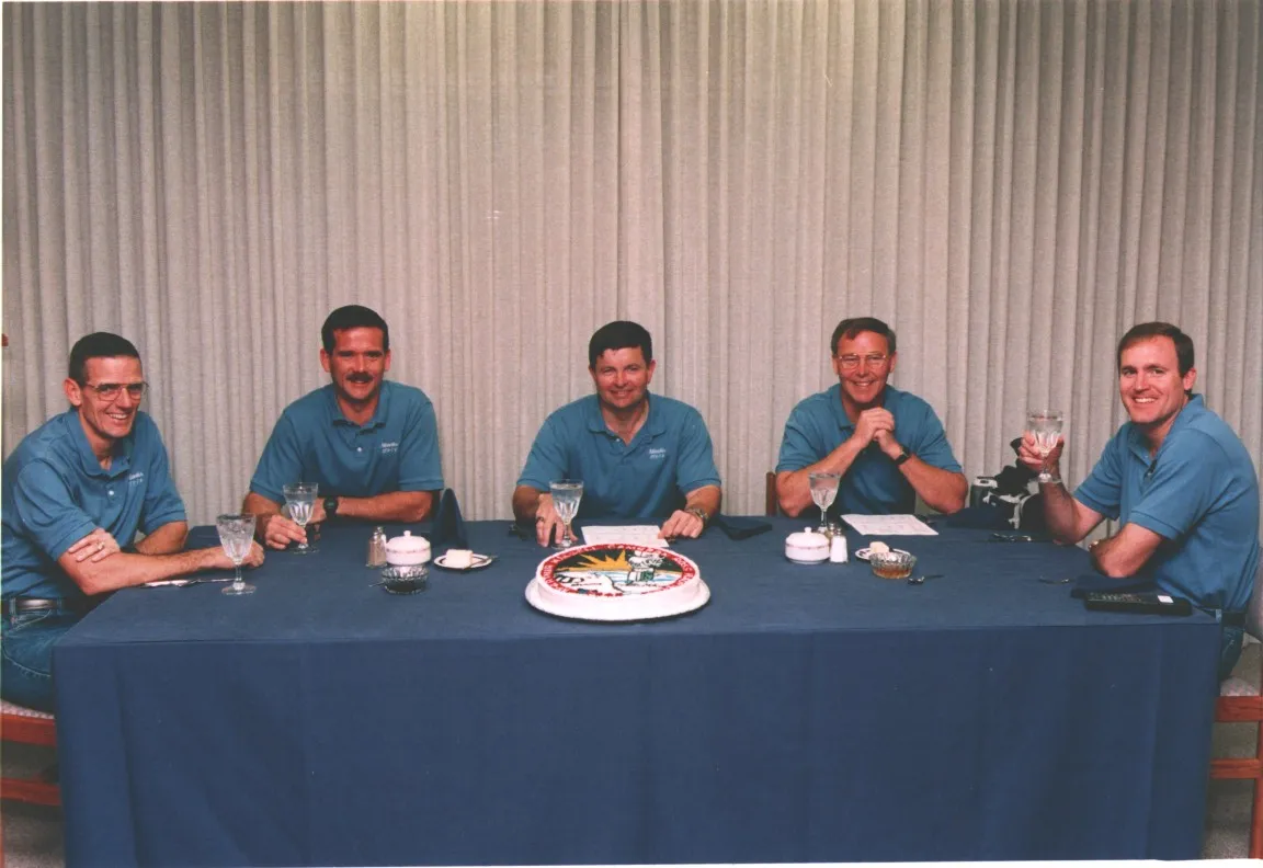 STS 74 preflight breakfast