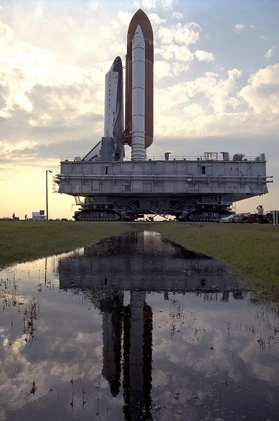 STS 55 Rollout 000747