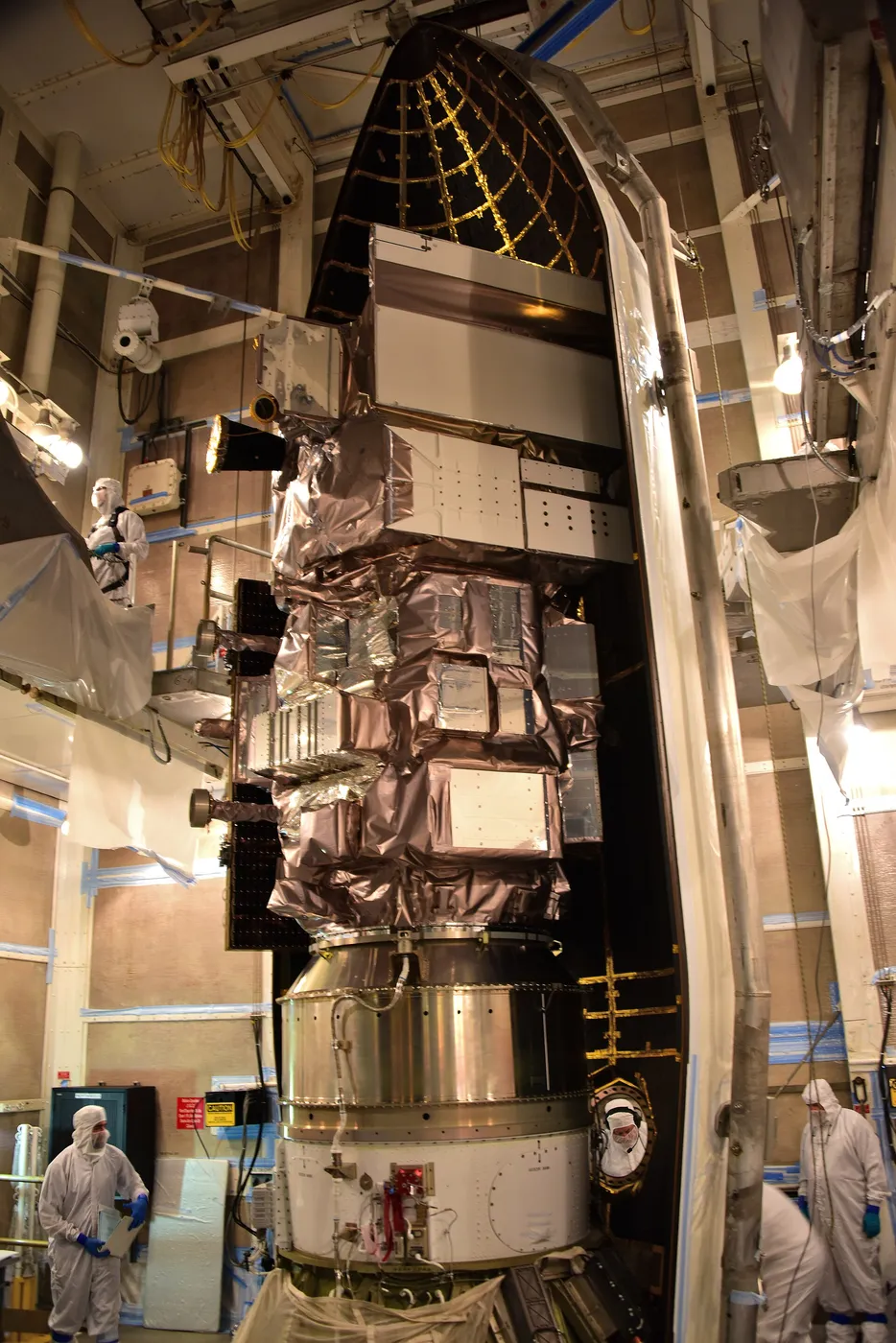 Encapsulation of ICESat 2 on Delta II