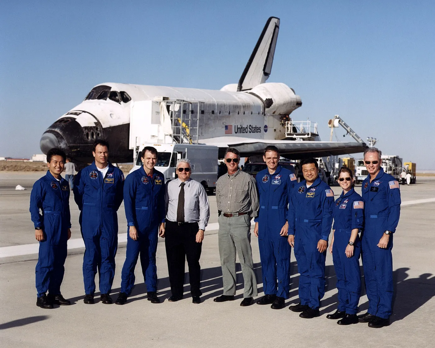 STS 92 Crew with Dryden Director Kevin Petersen and Deputy Director Wally Saywer