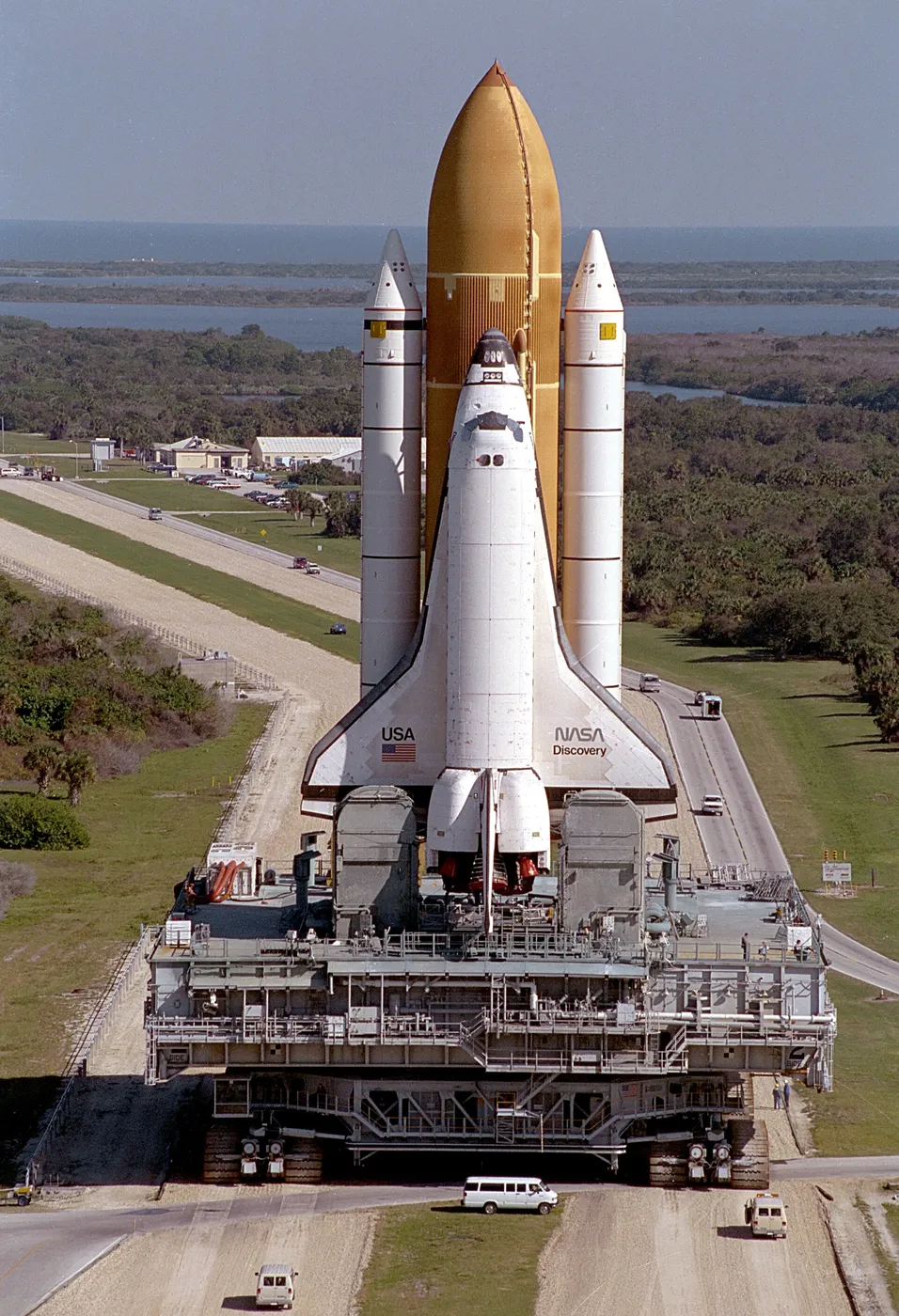 STS 63 Rollout 000765