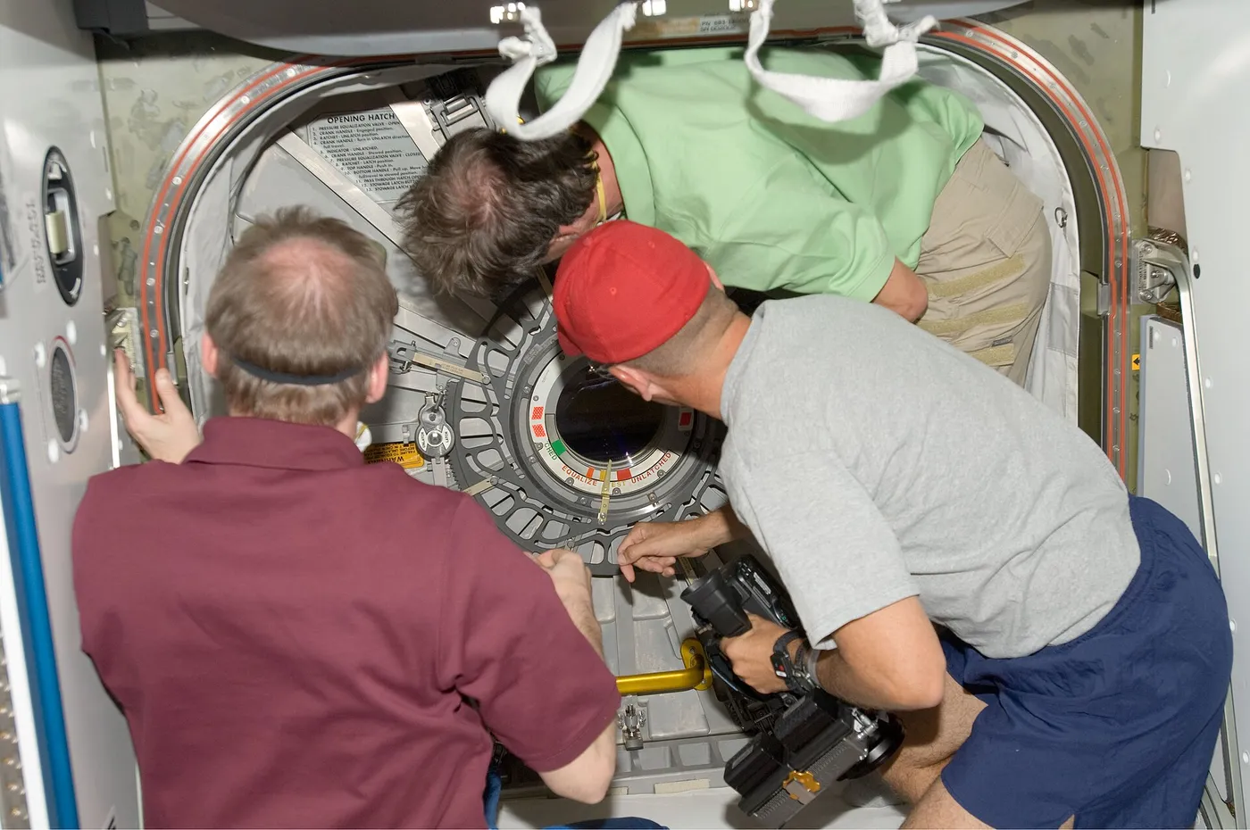 Iss020e037104