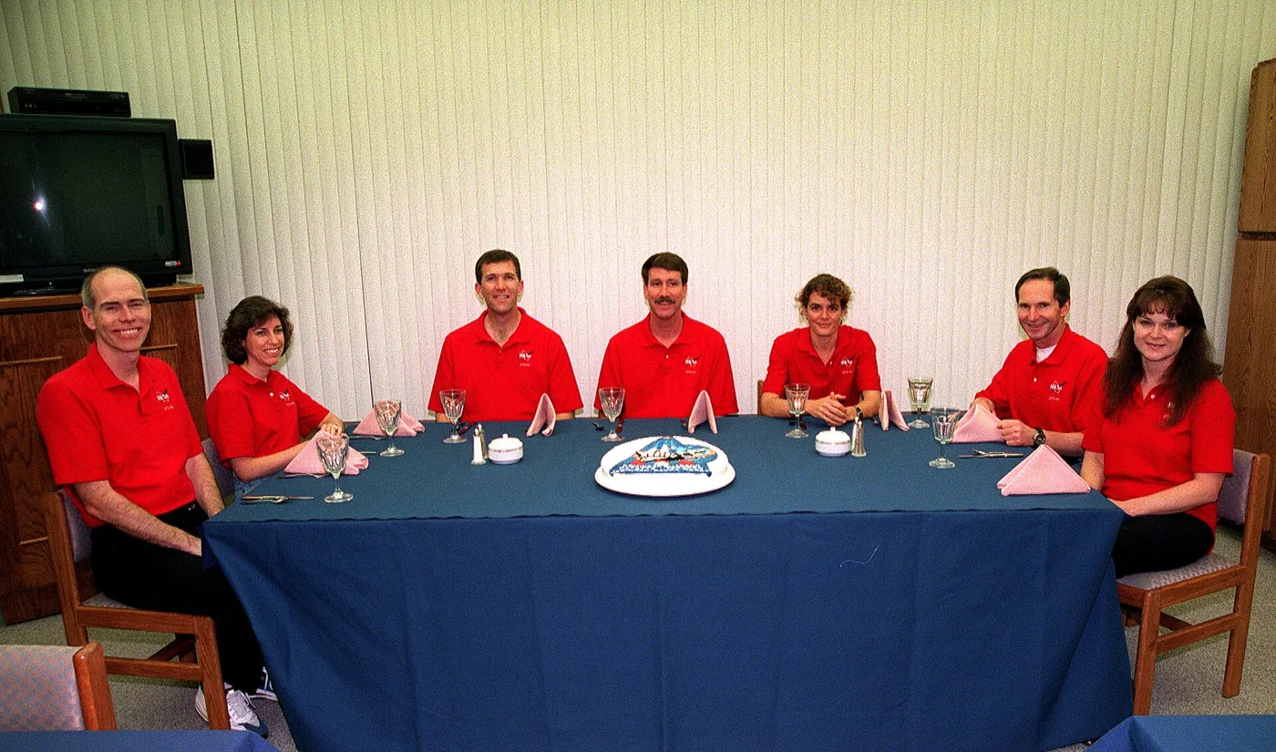 STS 96 preflight breakfast