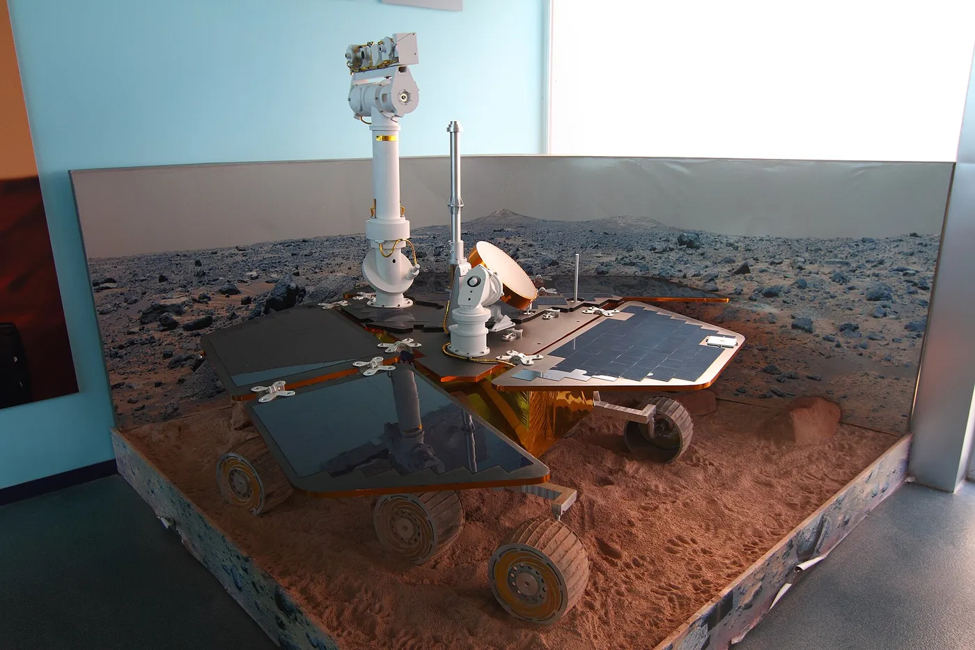 Maqueta escala 1/1 del robot rover Opportunity, en el museo del Complejo de Comunicaciones del Espacio Profundo de Madrid