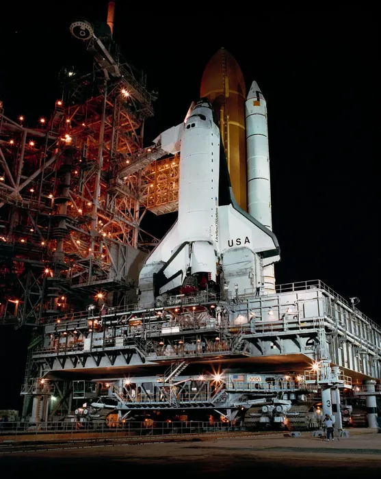 STS 28 Rollout 000669