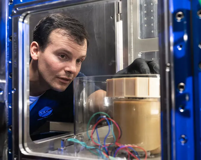 Jsc2024e063104 Advanced Modeling Enhances Gateway’s Lunar Dust Defense )