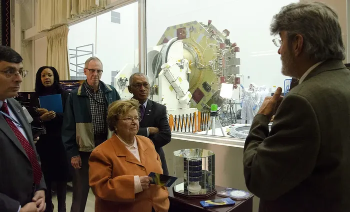 Administrator Bolden and Sen. Mikulski Visit Goddard