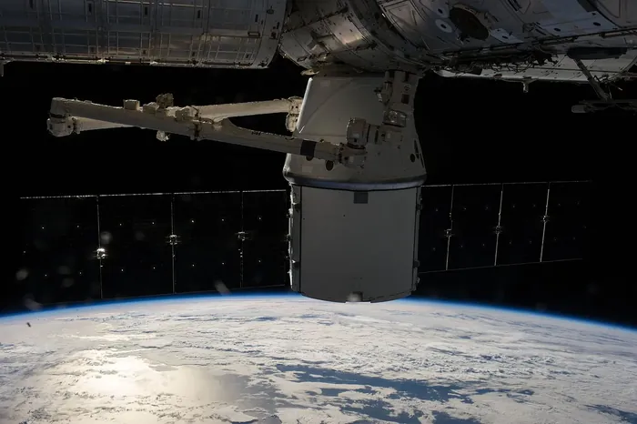 Berthing of CRS 3 Dragon at ISS