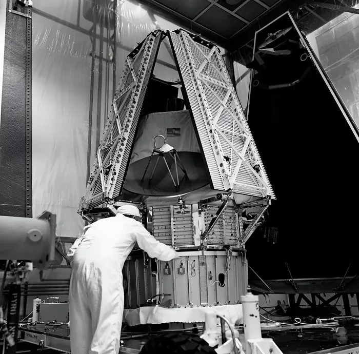 Mariner 9 undergoes final checks