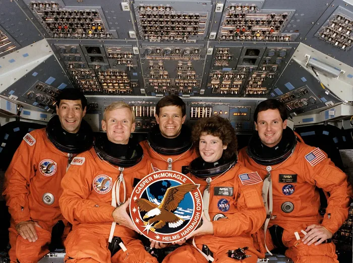 Sts 54 crew