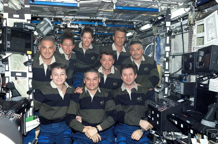 ISS 05 and group photo in the Destiny lab