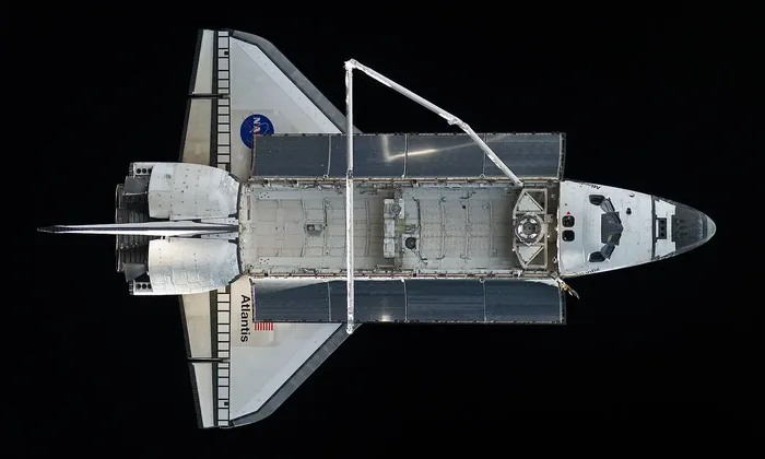 STS132 Atlantis undocking2