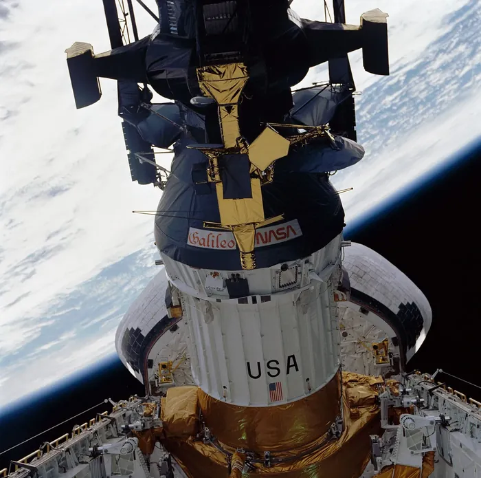 1989 s34 Galileo Deploy1