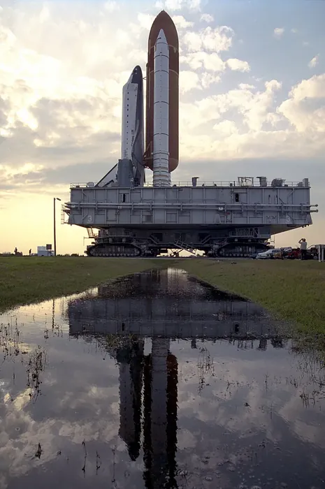 STS 55 Rollout 000747