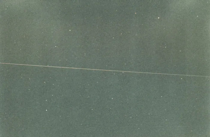 Satelliten-Strichspur, 2 Minuten auf Kodak PJC1600 mit 70mm/f4,5 belichtet: Mir (16609 = 1986-017A): im Bild von 20:45:53 bis 20:46:27 UT, Höhe 395…