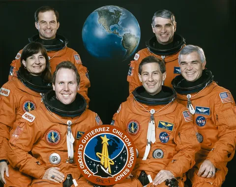 Sts 59 crew