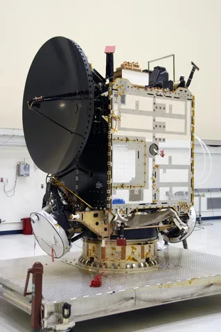 Dawn assembly at KSC