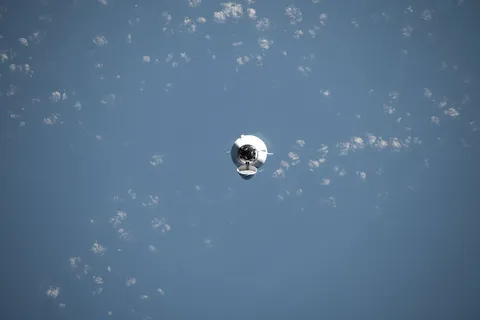Iss070e023576