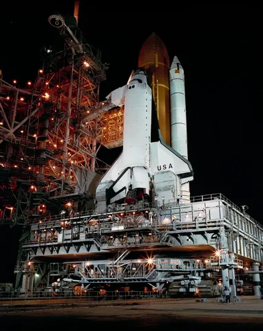 STS 28 Rollout 000669