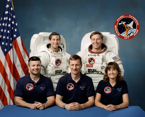 STS 37 crew
