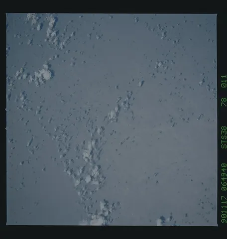 S38 78 011 STS 38 earth observations DPLA 64f35f4f5e3695d502182e0e1b78e431