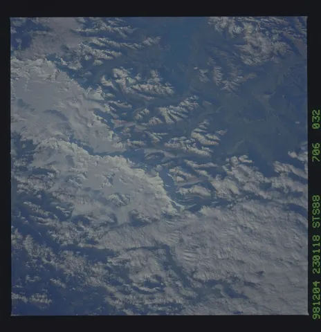706 032 Earth observation taken during STS 88 mission DPLA 7712816d9cf1e9f4f07b4983e264c040