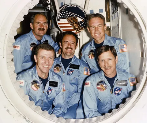 STS 51 I crew