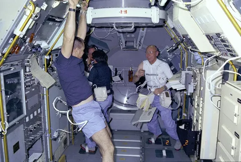 STS 51 B crew in Spacelab