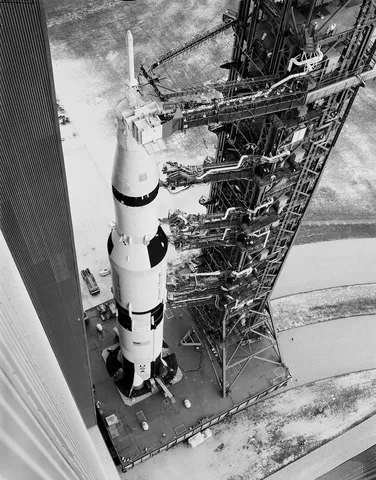 Saturn Apollo Program 9903402