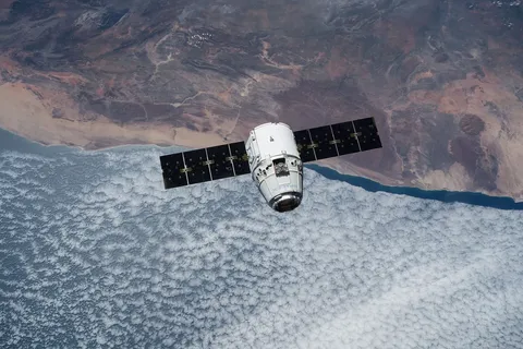 CRS 6 Dragon from ISS