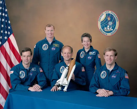 Sts 30 crew