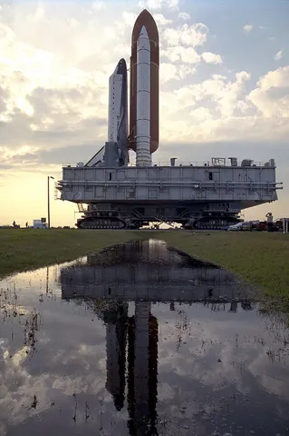 STS 55 Rollout 000747
