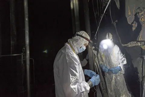 Checking on Chamber A's Helium Shroud