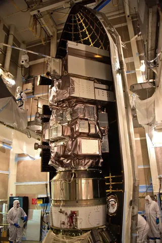 Encapsulation of ICESat 2 on Delta II