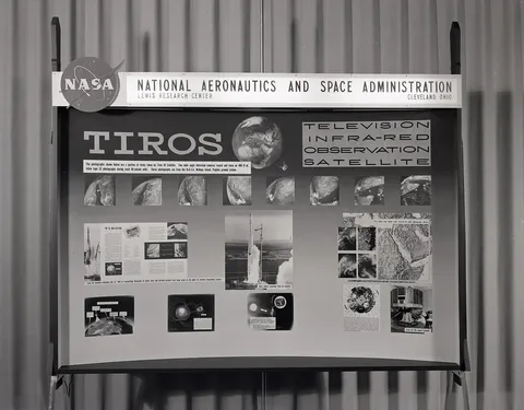 DISPLAY OF TIROS III; Photographer: BILL BOWLES; August 24, 1961