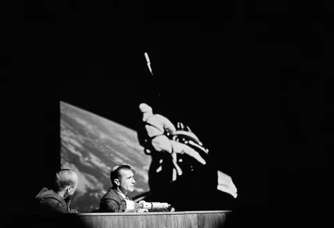 PRESS CONFERENCE GEMINI 11 ASTRONAUTS MSC