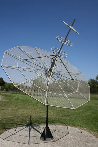 Radio antenna, Cite de l'espace