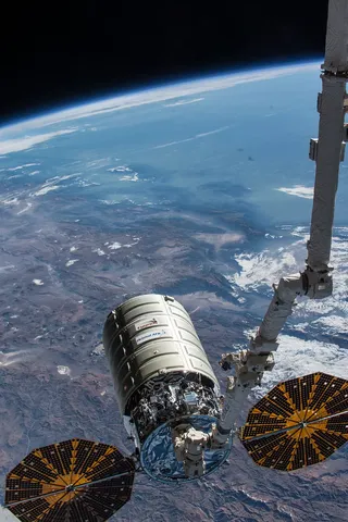ISS 46 Cygnus 5 departing