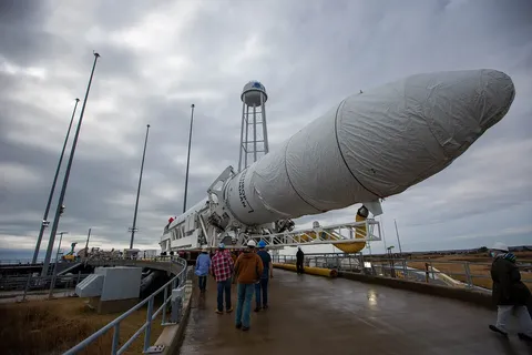 Resupply mission to the International Space Station 01