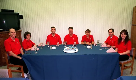 STS 96 preflight breakfast